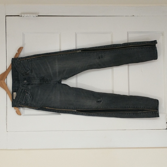 Levi's Premium zippered legs distressed black jeans 👖 - Picture 2 of 13